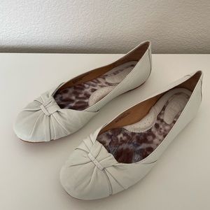 Born white shoes, New without tags. No box. Size 8.5